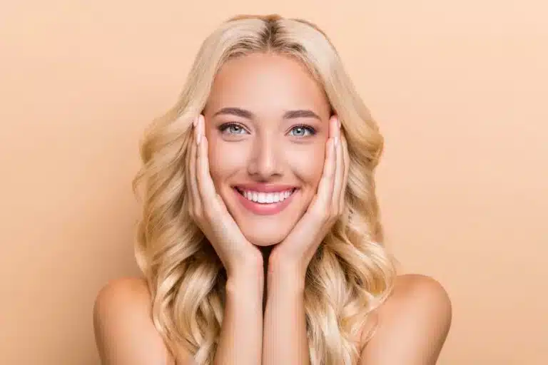 Portrait,Of,Attractive,Cheery,Wavy haired,Girl,Touching,Smooth,Skin,Foundation BOTOX®